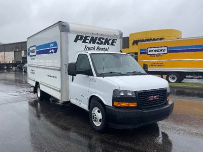 GMC G33903 Box Truck - 401HP, 6 Speed Automatic, Roll up Door