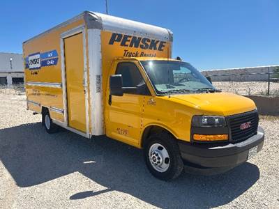 GMC G33903 Box Truck - 401HP, 6 Speed Automatic, Roll up Door