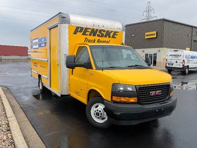 GMC G33903 Box Truck - 401HP, 6 Speed Automatic, Roll up Door