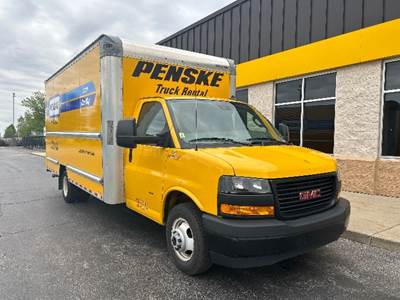 GMC G33903 Box Truck - 401HP, 6 Speed Automatic, Roll up Door