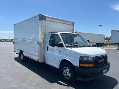 GMC G33903 Box Truck - 401HP, 6 Speed Automatic, Roll up Door