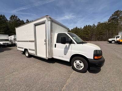 GMC G33903 Box Truck - 401HP, 6 Speed Automatic, Roll up Door