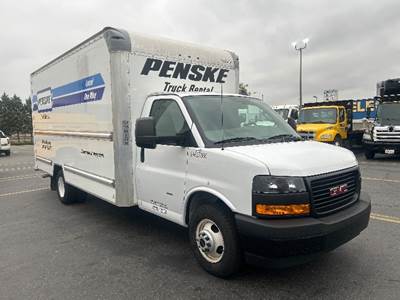 GMC G33903 Box Truck - 401HP, 6 Speed Automatic, Roll up Door