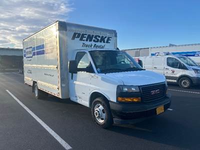 GMC G33903 Box Truck - 401HP, 6 Speed Automatic, Roll up Door