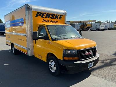 GMC G33903 Box Truck - 401HP, 6 Speed Automatic, Roll up Door