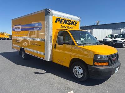 GMC G33903 Box Truck - 401HP, 6 Speed Automatic, Roll up Door