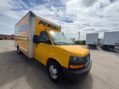 GMC G33903 Box Truck - 401HP, 6 Speed Automatic, Roll up Door
