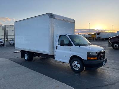 GMC G33903 Box Truck - 341HP, 6 Speed Automatic, Roll up Door