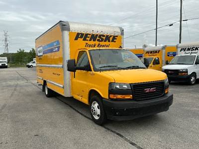 GMC G33903 Box Truck - 401HP, 6 Speed Automatic, Roll up Door