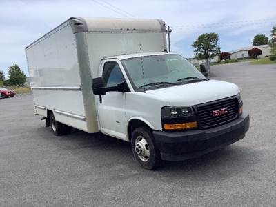 GMC G33903 Box Truck - 401HP, 6 Speed Automatic, Roll up Door