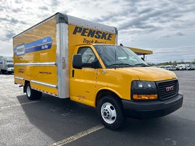 GMC G33903 Box Truck - 401HP, 6 Speed Automatic, Roll up Door