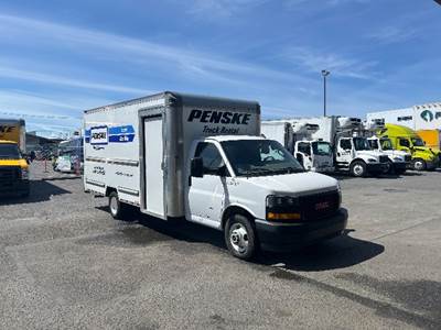GMC G33903 Box Truck - 401HP, 6 Speed Automatic, Roll up Door