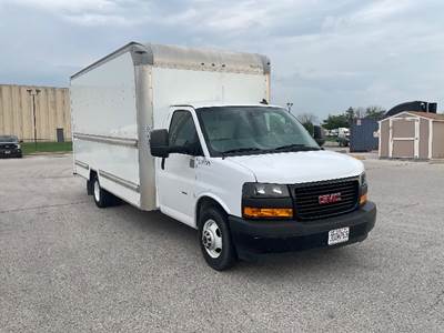 GMC G33903 Box Truck - 341HP, 6 Speed Automatic, Roll up Door