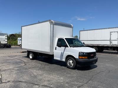 GMC G33903 Box Truck - 341HP, 6 Speed Automatic, Roll up Door