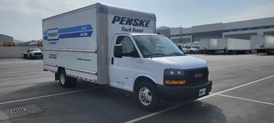 GMC G33903 Box Truck - 401HP, 6 Speed Automatic, Roll up Door