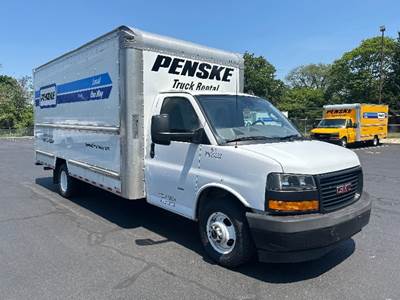 GMC G33903 Box Truck - 401HP, 6 Speed Automatic, Roll up Door