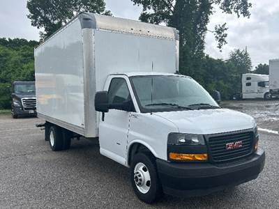 GMC G33903 Box Truck - 401HP, 6 Speed Automatic, Roll up Door
