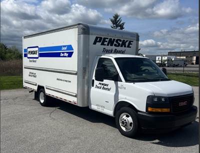 GMC G33903 Box Truck - 401HP, 6 Speed Automatic, Roll up Door