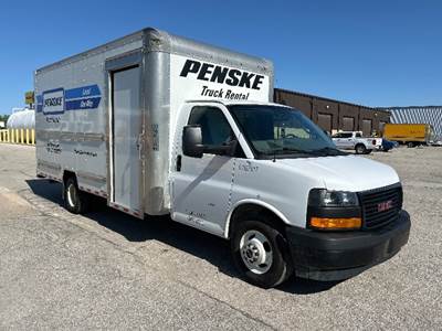 GMC G33903 Box Truck - 401HP, 6 Speed Automatic, Roll up Door