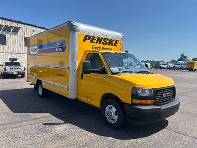 GMC G33903 Box Truck - 401HP, 6 Speed Automatic, Roll up Door