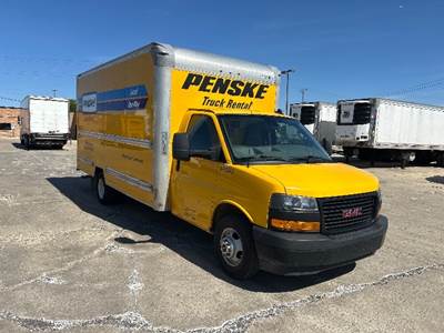 GMC G33903 Box Truck - 401HP, 6 Speed Automatic, Roll up Door