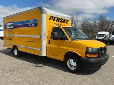 GMC G33903 Box Truck - 401HP, 6 Speed Automatic, Roll up Door