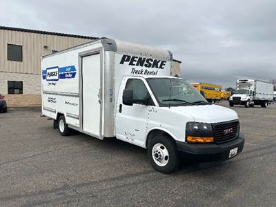 GMC G33903 Box Truck - 401HP, 6 Speed Automatic, Roll up Door