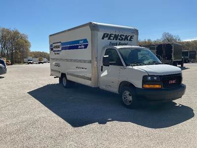 GMC G33903 Box Truck - 401HP, 6 Speed Automatic, Roll up Door