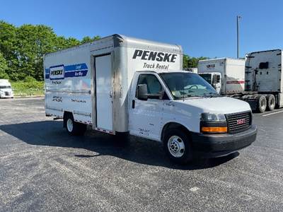 GMC G33903 Box Truck - 401HP, 6 Speed Automatic, Roll up Door