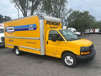 GMC G33903 Box Truck - 401HP, 6 Speed Automatic, Roll up Door
