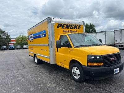 GMC G33903 Box Truck - 401HP, 6 Speed Automatic, Roll up Door