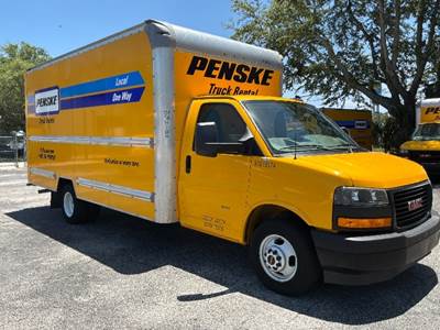 GMC G33903 Box Truck - 401HP, 6 Speed Automatic, Roll up Door