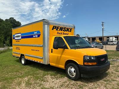 GMC G33903 Box Truck - 401HP, 6 Speed Automatic, Roll up Door