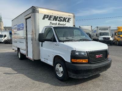 GMC G33903 Box Truck - 401HP, 6 Speed Automatic, Roll up Door