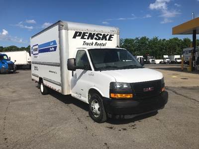 GMC G33903 Box Truck - 401HP, 6 Speed Automatic, Roll up Door