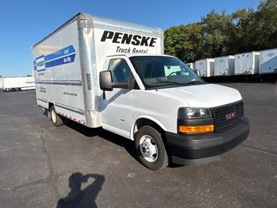 GMC G33903 Box Truck - 401HP, 6 Speed Automatic, Roll up Door