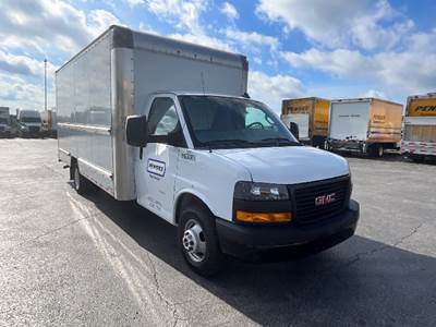 GMC G33903 Box Truck - 401HP, 6 Speed Automatic, Roll up Door