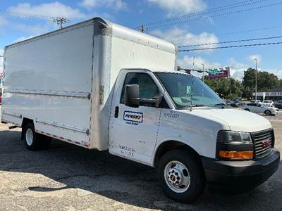GMC G33903 Box Truck - 401HP, 6 Speed Automatic, Roll up Door