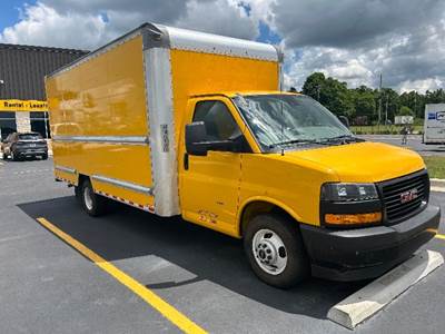 GMC G33903 Box Truck - 401HP, 6 Speed Automatic, Roll up Door