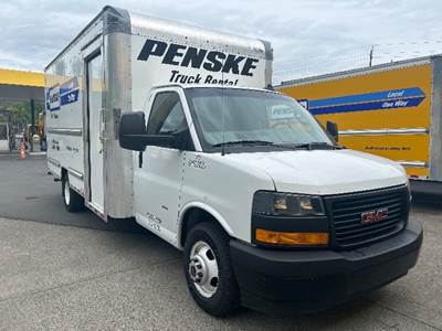 GMC G33903 Box Truck - 401HP, 6 Speed Automatic, Roll up Door