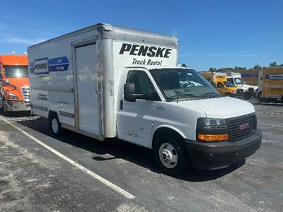 GMC G33903 Box Truck - 401HP, 6 Speed Automatic, Roll up Door