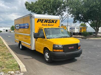 GMC G33903 Box Truck - 401HP, 6 Speed Automatic, Roll up Door