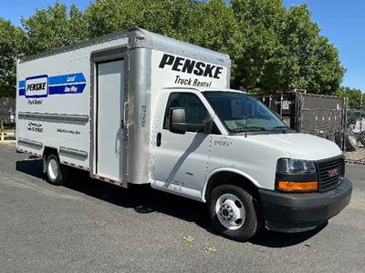 GMC G33903 Box Truck - 401HP, 6 Speed Automatic, Roll up Door