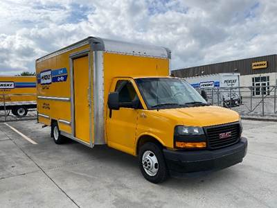 GMC G33903 Box Truck - 401HP, 6 Speed Automatic, Roll up Door