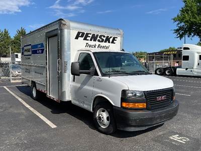 GMC G33903 Box Truck - 401HP, 6 Speed Automatic, Roll up Door