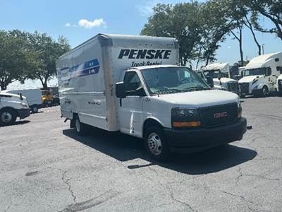 GMC G33903 Box Truck - 401HP, 6 Speed Automatic, Roll up Door