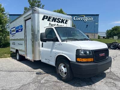 GMC G33903 Box Truck - 401HP, 6 Speed Automatic, Roll up Door