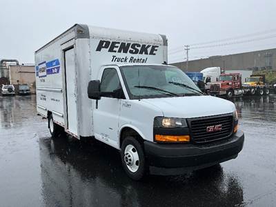 GMC G33903 Box Truck - 401HP, 6 Speed Automatic, Roll up Door