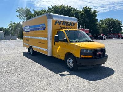 GMC G33903 Box Truck - 401HP, 6 Speed Automatic, Roll up Door
