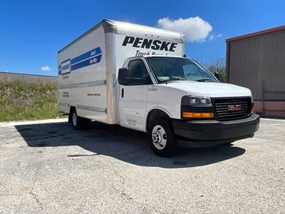 GMC G33903 Box Truck - 401HP, 6 Speed Automatic, Roll up Door